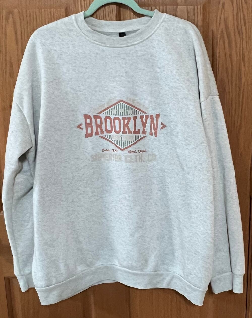 Brooklyn Graphic Sweatshirt Gray Crewneck Long Sleeve Casual Unisex